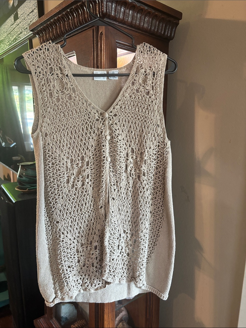 Sleeveless Crochet V-Neck Camisole in Beige